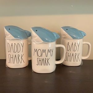 ✨ Rae Dunn Family Shark Mugs (3)